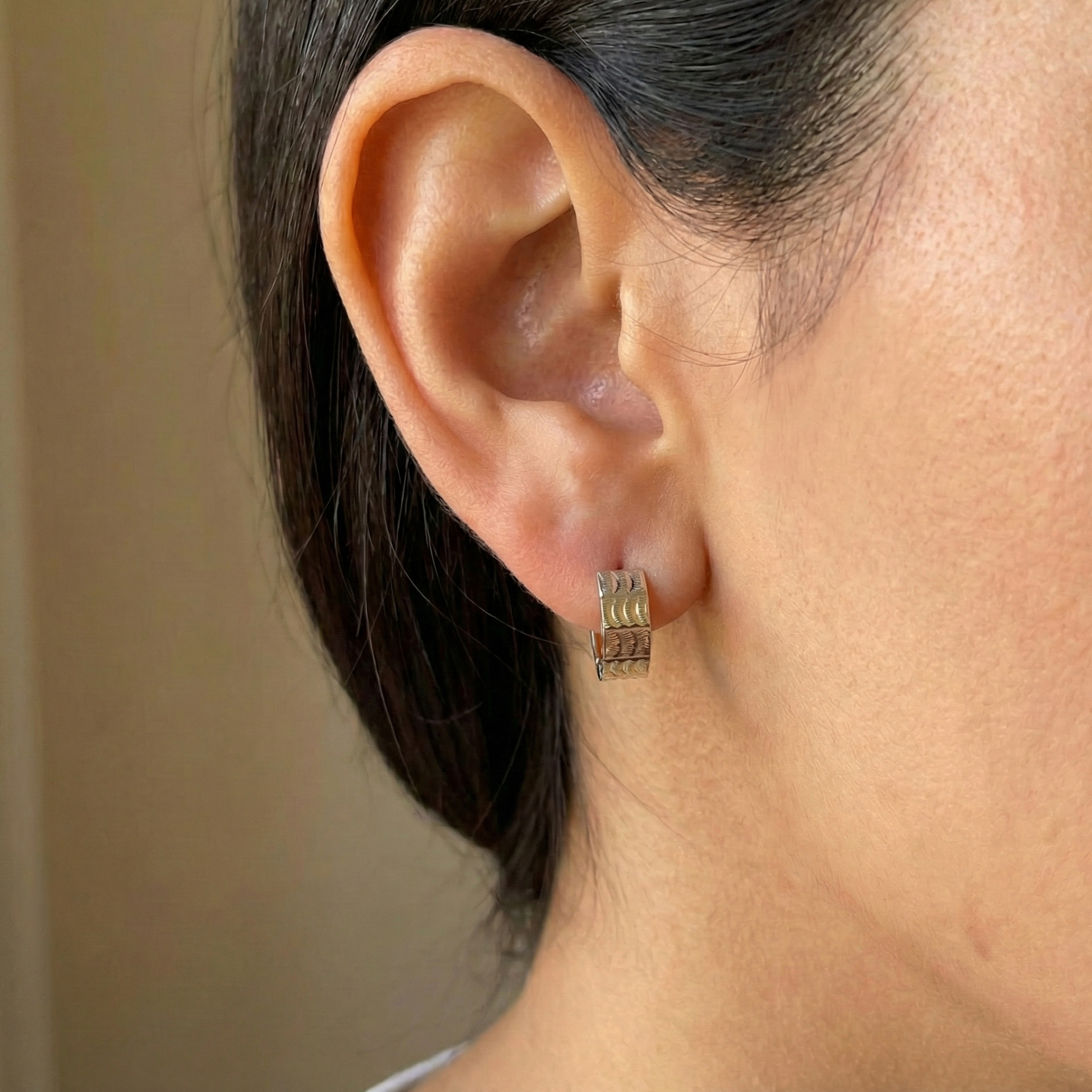 10KT Gold Moon Huggies