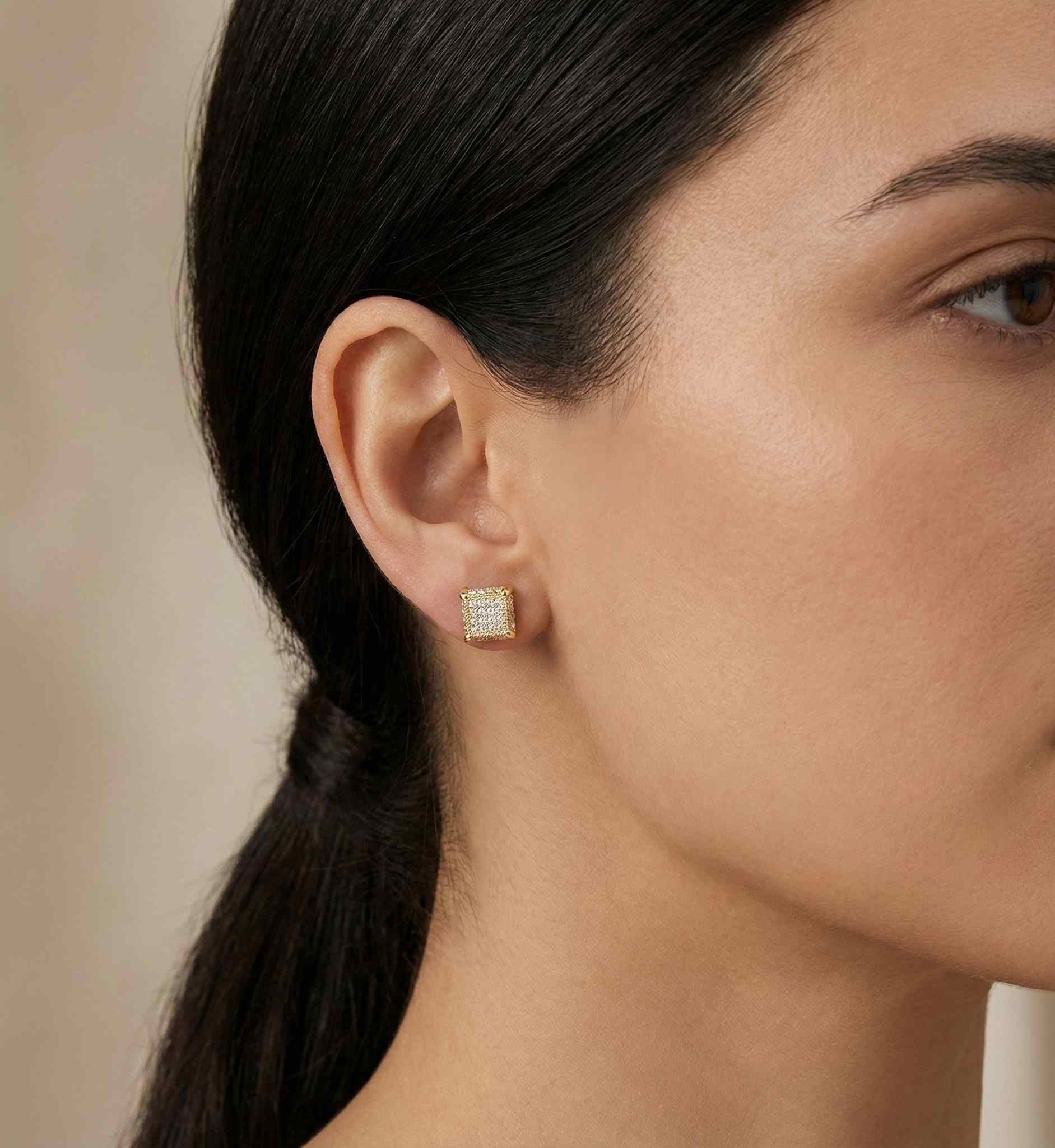 10 KT 0.70 CTW Square Studs