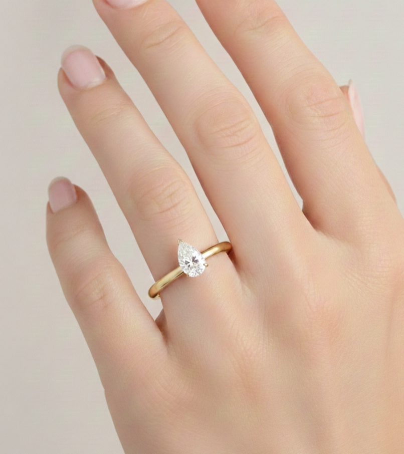 14KT 1.5Ct Pear Solitaire Diamond Engagement Ring