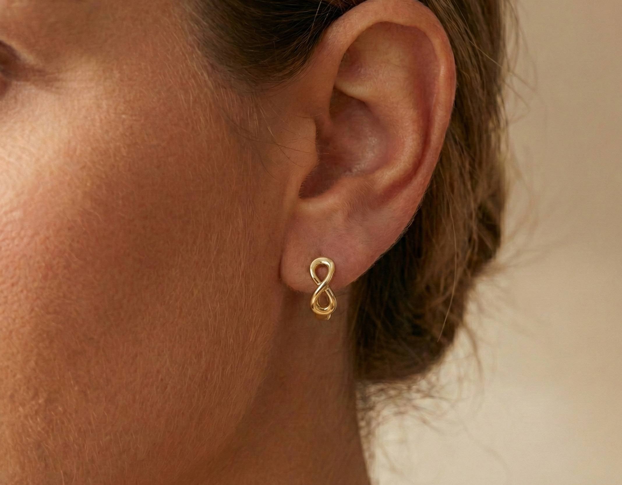 10KT Gold Infinity Loop Huggies