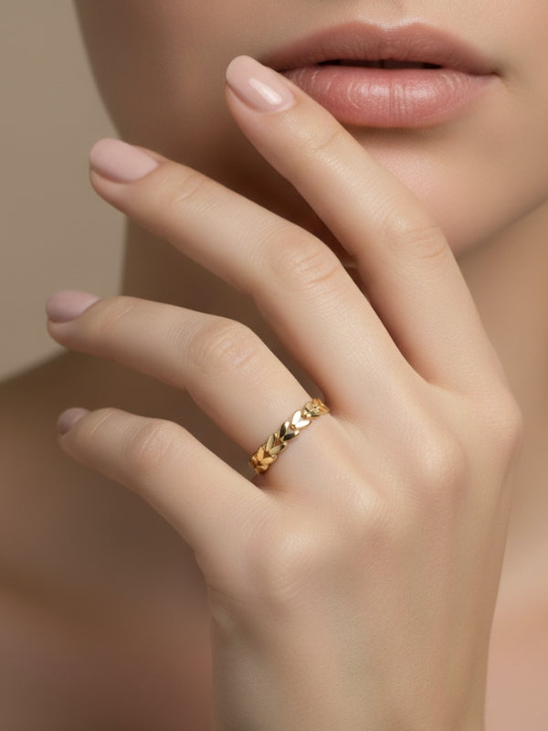 10KT Interlocking Heart Ring